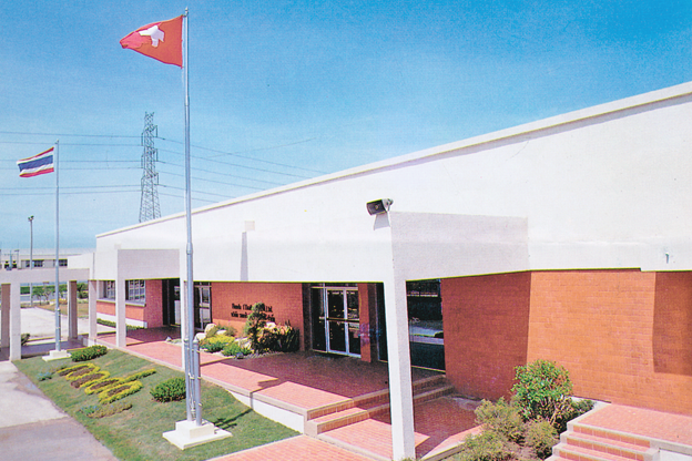 RTH_building_1990