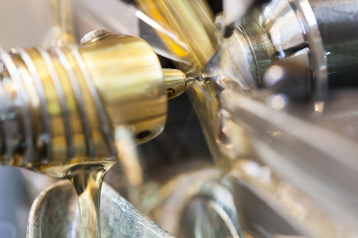 Präzision-Décolletage und Spitzentechnologie Zu den Kernkompetenzen gehören „Pignons“ für Uhrwerke mit Bohrungen von 0.15 bis 3.00 mm Durchmesser.